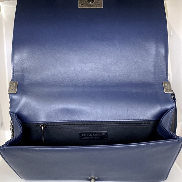 Chanel Boy Bag - Picture 16 of 16